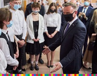 Prezydent Andrzej Duda z ludźmi podczas wizyty w Bielsku Podlaskim