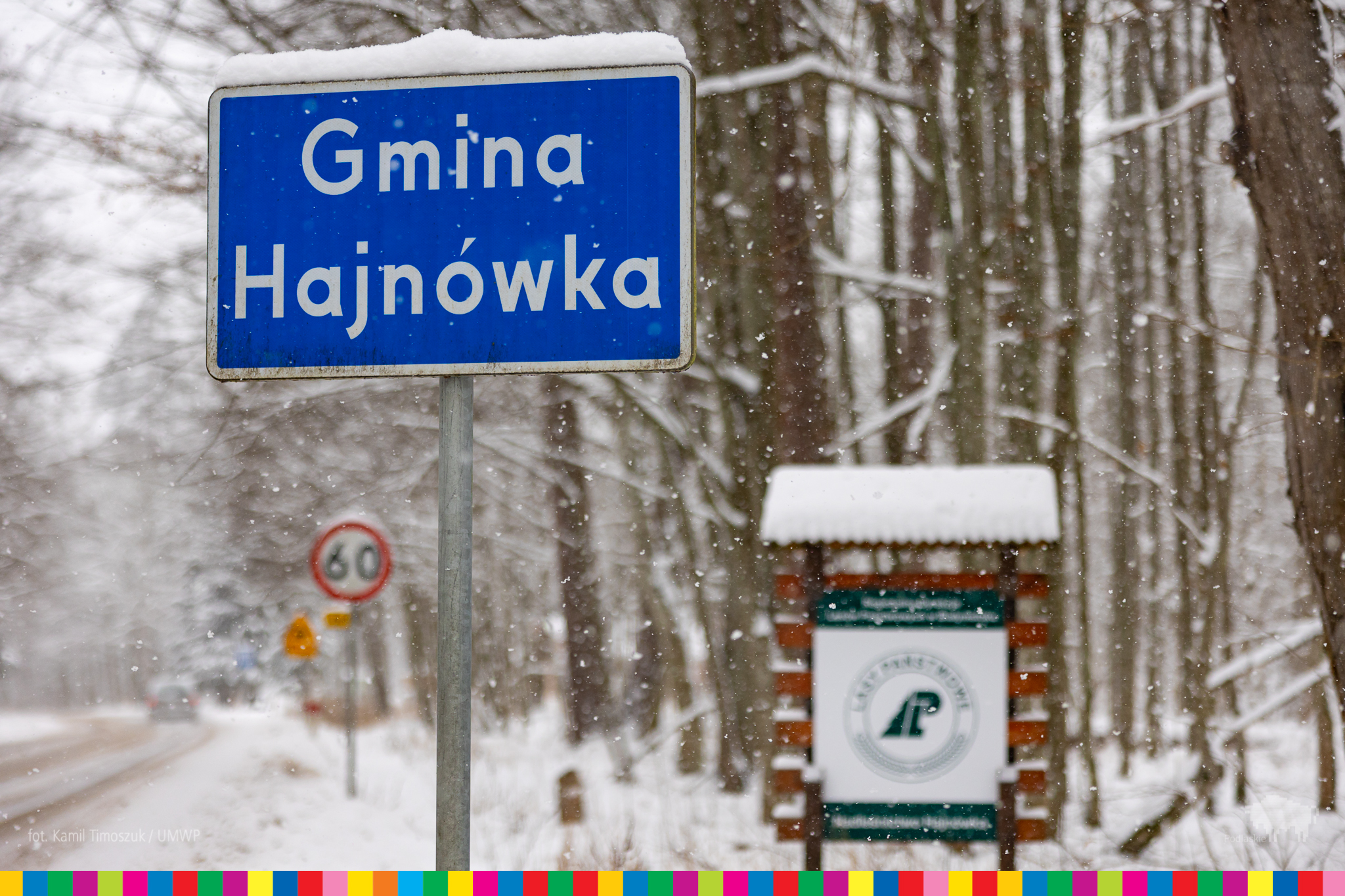 Tablica przy wjeździe do miasta z napisem Gmina Hajnówka