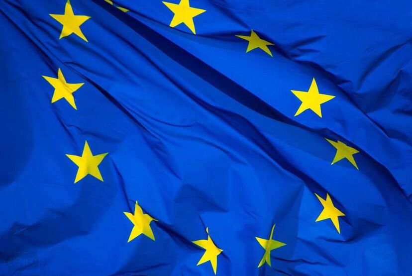 Ilustracja do artykułu i-silb-flaga-unii-europejskiej-70x100-cm.jpg