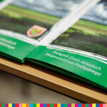 Zbliżenie na broszury Związku Gmin Wiejskich Województwa Podlaskiego