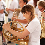 Muzycy uczniowie podczas koncertu