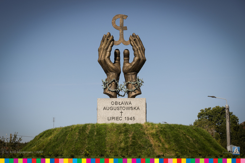 Ilustracja do artykułu Odsłonięcie pomnika poświęconego ofiarom Obławy Augustowskiej (27).jpg