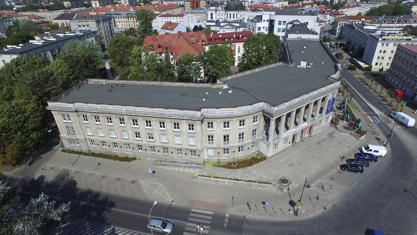 Budynek Wydziału Filologicznego Uniwersytetu w Białymstoku.