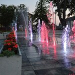 Kolorowa fontanna w Parku Miejskim
