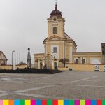 Kościół oraz rynek w Choroszczy