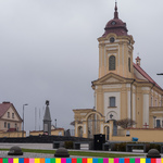 Kościół oraz pomnik w Choroszczy