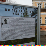 Frontowa plansza wystawy Kapelani Wojska Polskiego w Katyniu