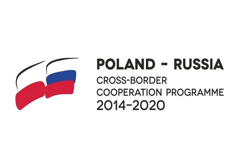 Grafika z flagami Polski i Rosji oraz nazwą Programu Transgranicznego Polska-Rosja na lata 2014-2020 w języku angielskim