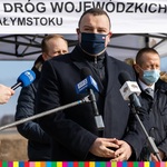 Przemawia Mariusz Nahajewski, dyrektor Podlaskiego Zarządu Dróg Wojewódzkich.