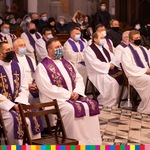Kapłani Archidiecezji Białostockiej koncelebrujący mszę świętą