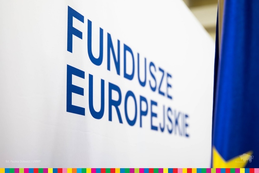 Plansza z napisem Fundusze Europejskie