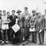 Uczestnicy Mistrzostw Polski w maratonie rozgrywanych w 1932 roku