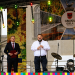 wicemarszałek Stanisław Derehajło przemawia do mikrofonu na scenie