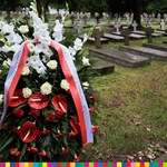 Ilustracja do artykułu [01.09.2021] Złożenie kwiatów na cmentarzu wojskowym 44.jpg