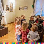 Przedszkolaki w Muzeum Rzeźby Alfonsa Karnego (1).jpg