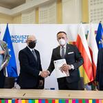 Podpisanie umów na prace scaleniowe z powiatem siemiatyckim 10_03_2022 (11).jpg