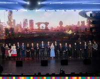 Osoby stoją na scenie podczas gali Podlaskiej Marki 2021
